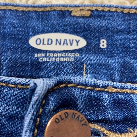 Old Navy Patch Pocket Denim Mid Rise Shorts Medium Wash Slight Distressed Size 8 - Picture 5 of 14